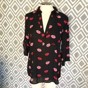 New York & Company Lip Blouse